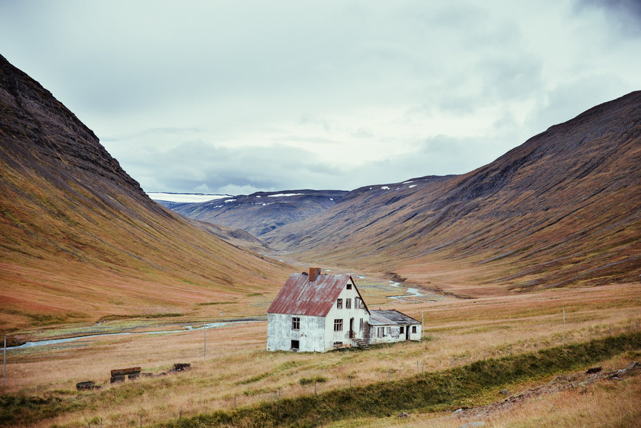 abandoned-iceland-farm-home.jpg