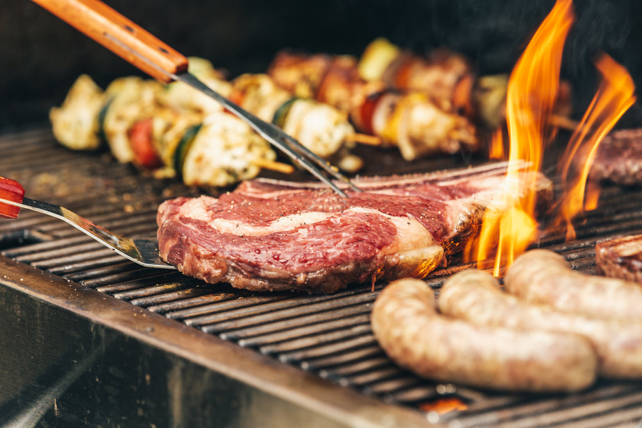 steak-and-flames-on-the-grill.jpg